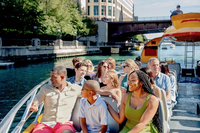 Chicago Seadog River & Lake Architectural Tour - When the calm cruise turns into a lake ride