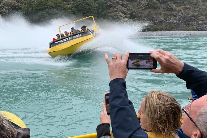 Christchurch Heli-Jet - Helicopter and Jet Boat - The Waimakariri River from above