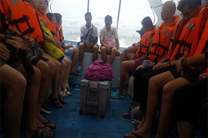 Coral Island speed boa-Parasailing and others activities choice - Returning to Pattaya between 3:30 and 4:00 p.m.