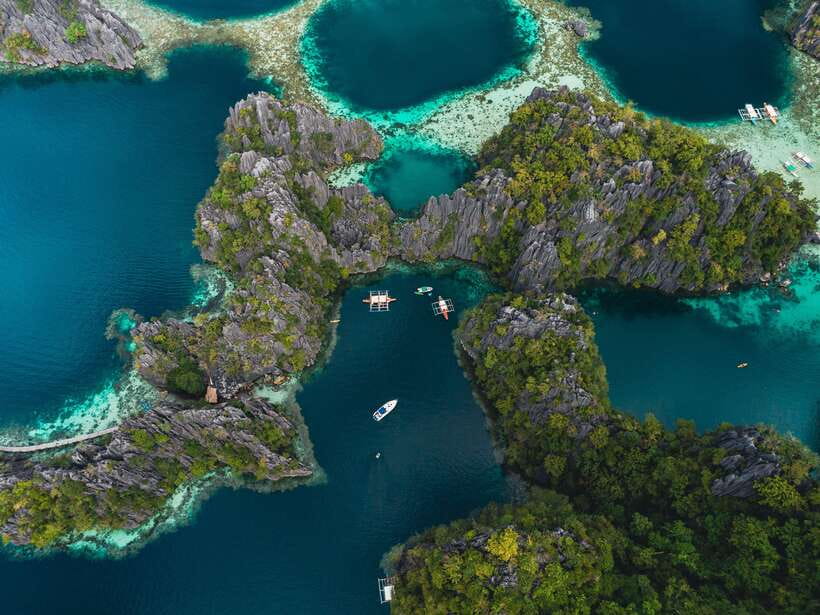 Coron: Private Island-Hopping Tour on a Yacht or Speedboat - Why a private boat changes the Coron day