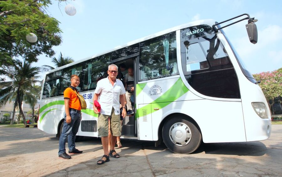 Cu Chi Tunnels Luxury Speed Boat Half Day Tour - Crawling through the Cu Chi tunnels