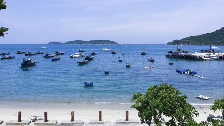 Da Nang/Hoi An: Cham Islands Snorkeling by High-Speed Boat - A Vietnamese family-style lunch on the island