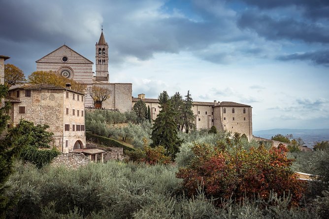 Day Trip: Speedboat Tour Of Lake Trasimeno With Lunch + Assisi Private Tour - What the lake can and cannot offer