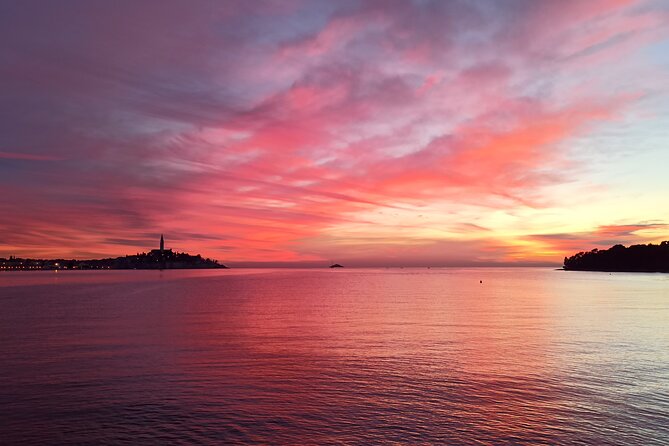 Dolphin Watching Sunset Speedboat Tour with Drinks in Rovinj - Why this sunset boat ride works so well in Rovinj