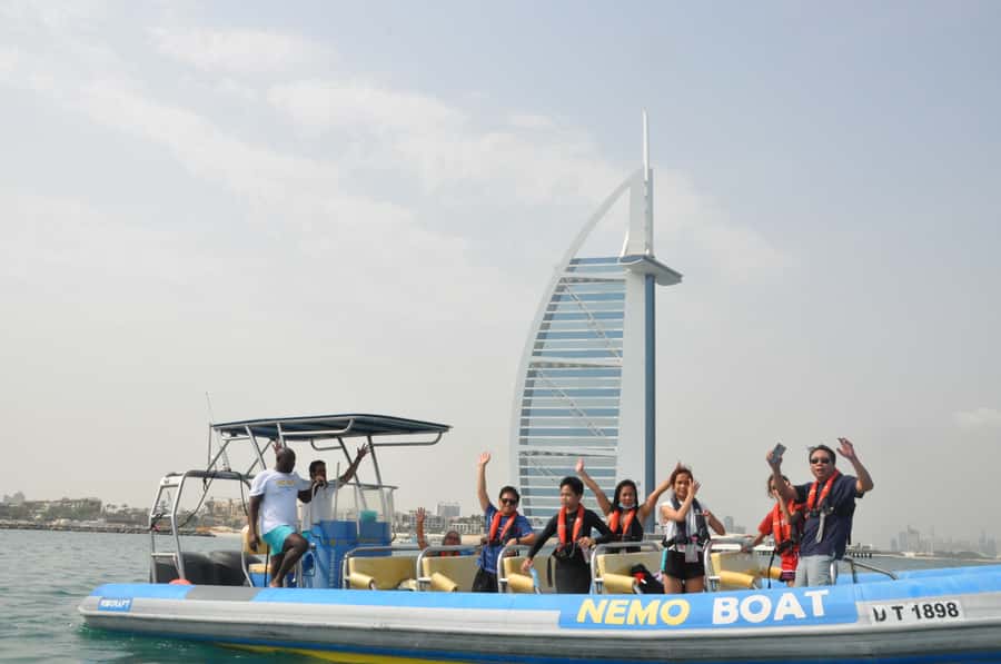 Dubai: Guided Speedboat Tour with City Sights & Ice Cream. - The guides can shape the experience