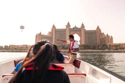Dubai Marina: 1-Hour Luxury Sightseeing Speedboat Tour