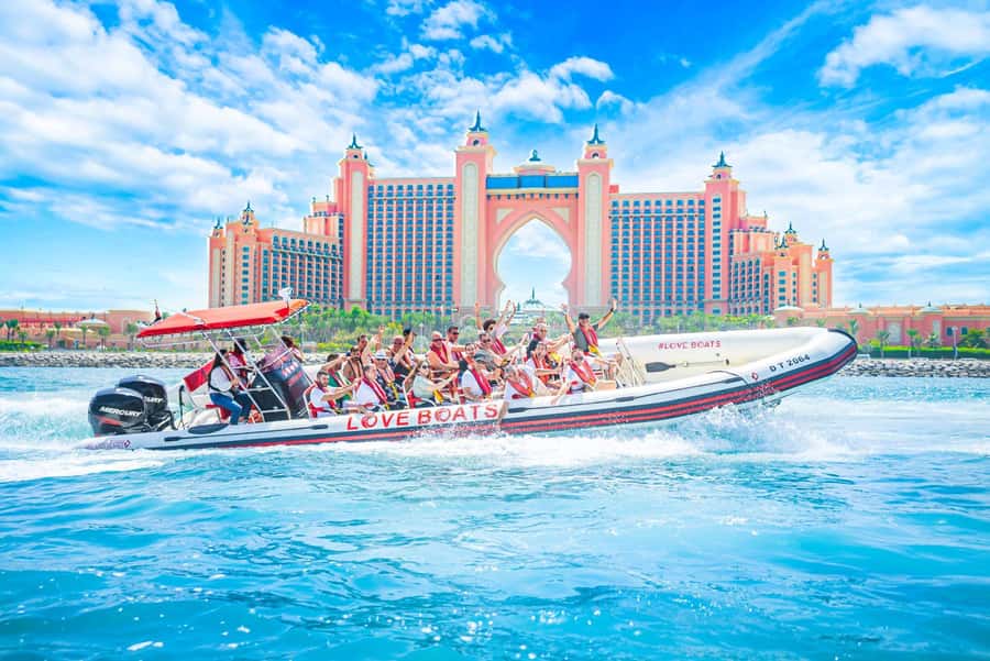Dubai - New Year's Eve Fireworks show on a Speedboat - Should you book it?