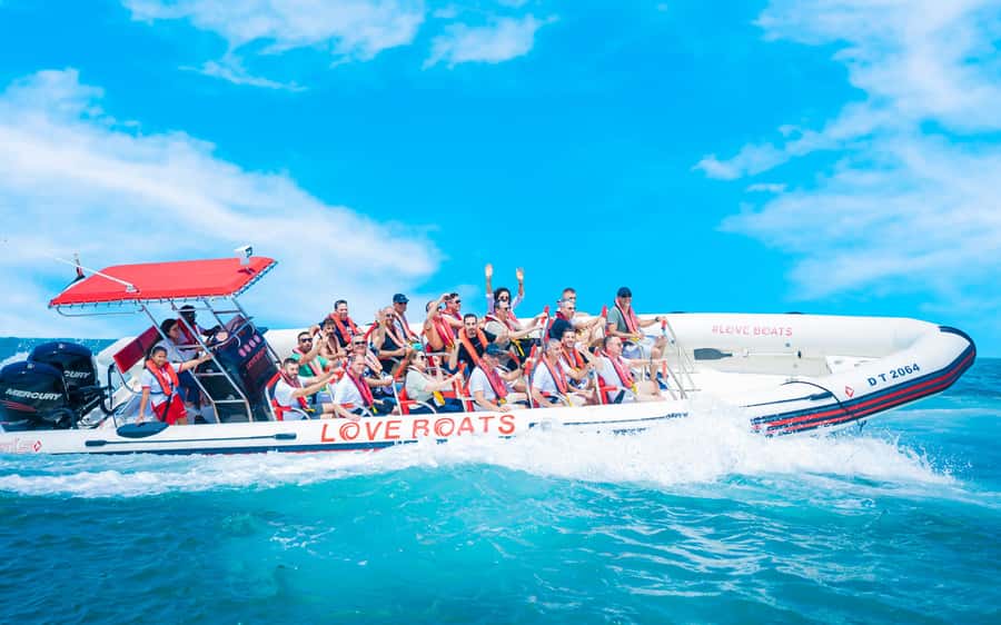 Dubai: Sightseeing Speedboat Tour with Live Tour Guide - Bluewaters and Ain Dubai from the water