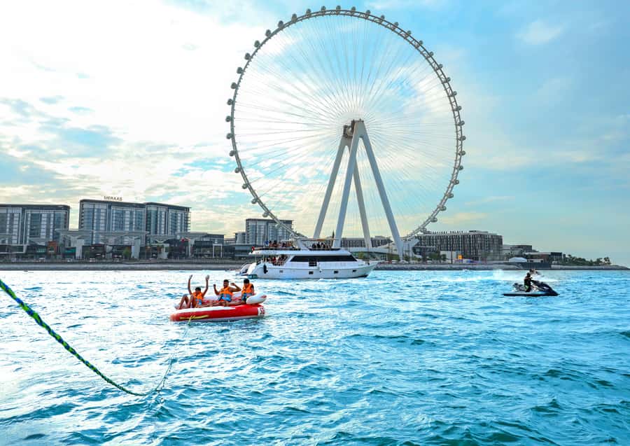 Dubai: Speedboat-Pulled Donut Ride Trip in JBR - Around 20 minutes of speed and spray
