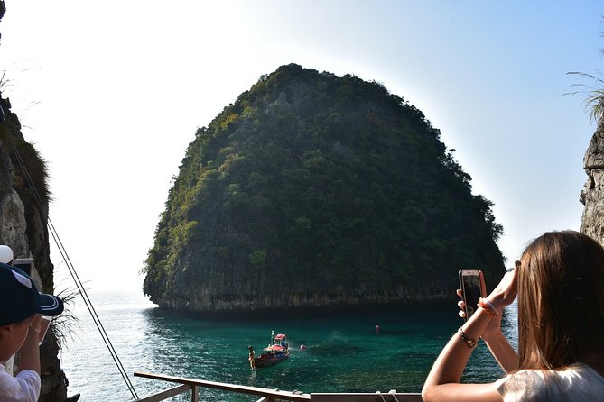Early Bird Phi Phi Island & 4 Islands Speed Boat Tour from Krabi - Boat comfort, group size, and the pace of the day