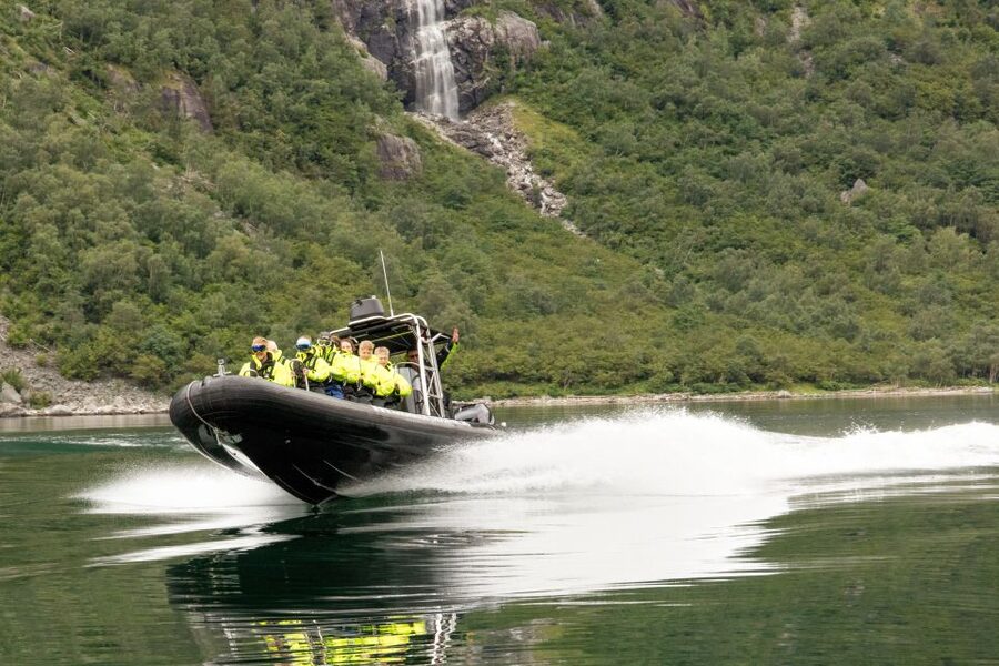 Eidfjord: 1-Hour Fjord RIB Tour - Weather, clothing, and timing