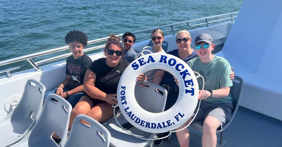 Fort Lauderdale: Sea Rocket Ocean Speed Boat Cruise - Returning past yachts, homes, and cruise ships