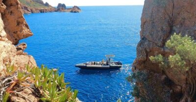Fréjus: Estérel Calanques Speedboat Tour + Swim Stop