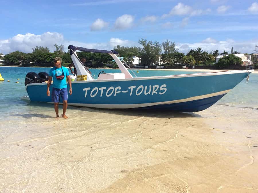 From Blue Bay: Ile aux Cerfs Speedboat Excursion with BBQ - Starting at Blue Bay Public Beach