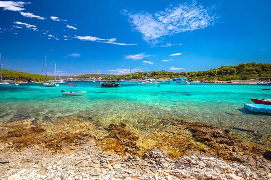 From Hvar: Blue Cave, Green Cave & 5 Islands Speedboat Tour - Stiniva Cove gives you the classic Vis view