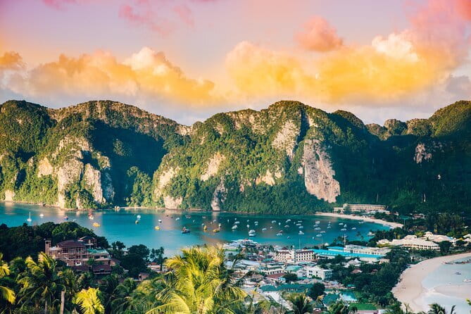 From Krabi - 4 Islands Speedboat Tour with Lunch & Snorkelling - Poda Island gives you the longest beach break