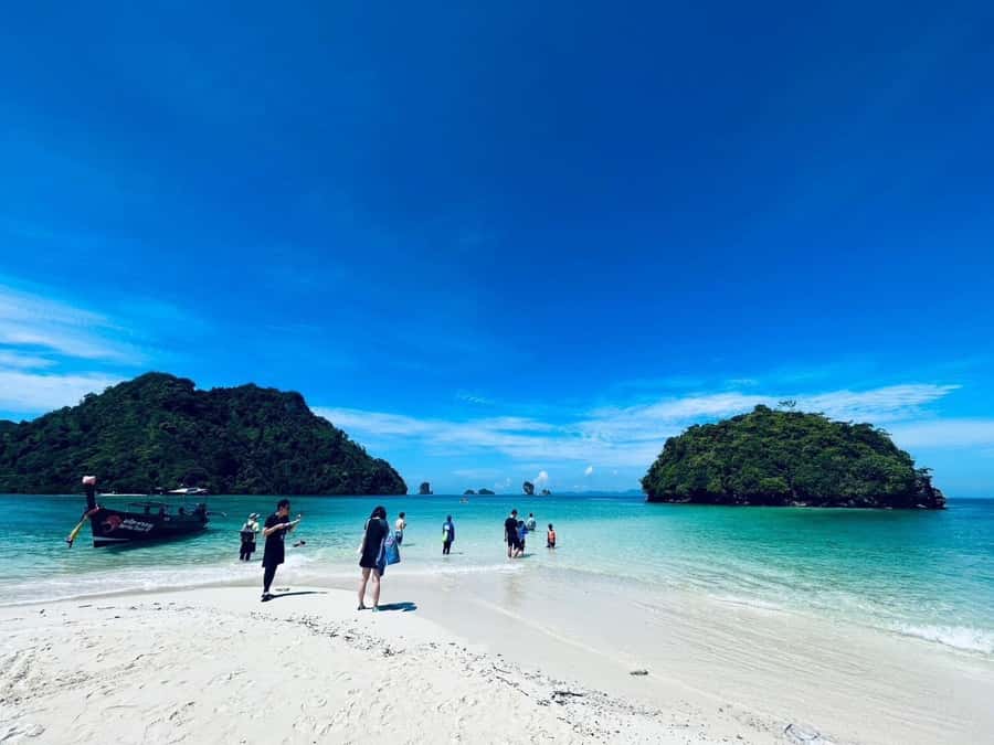 From Krabi: Phi Phi Early Bird & 4 Islands by Speedboat - Why the early start matters at Maya Bay
