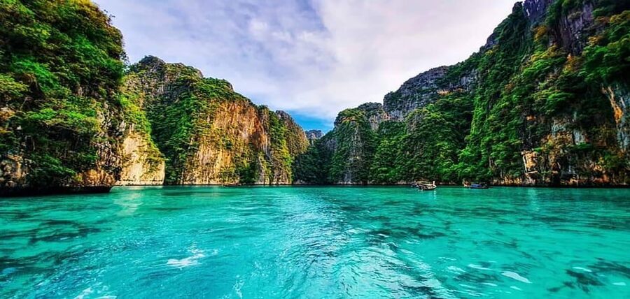 From Krabi: Phi Phi Islands Speedboat Day Tour - Who should book this trip?