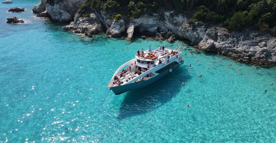 From Lefkimmi: Paxos, Antipaxos & Blue Caves Speedboat Tour - Leaving Lefkimmi on a fast morning run