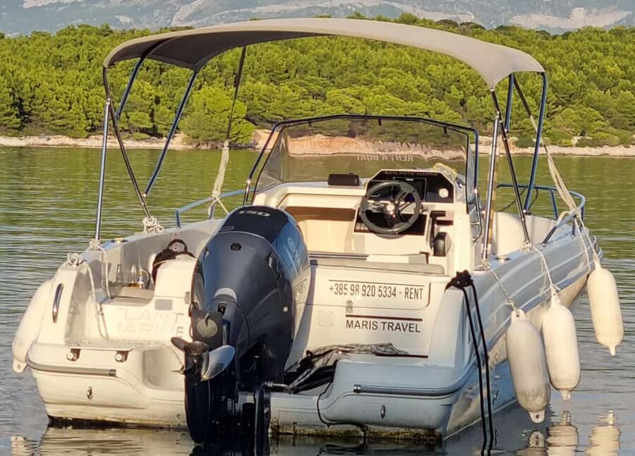 From Makarska: Full day private speed boat tour 3 islands - Jelsa: a useful change of pace