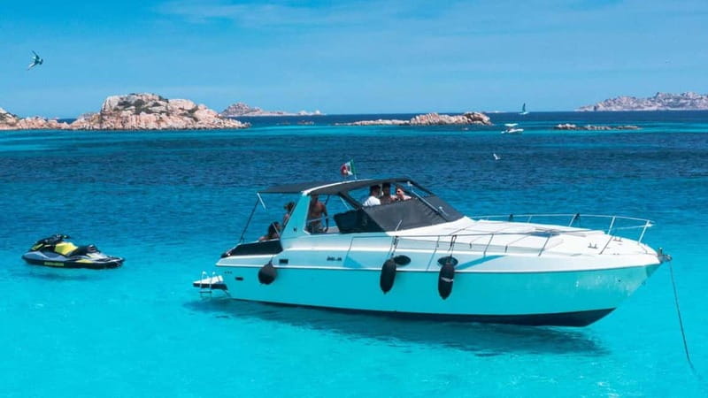 From Palau: Speedboat tour in La Maddalena Archipelago - Sardinian lunch served between the swims