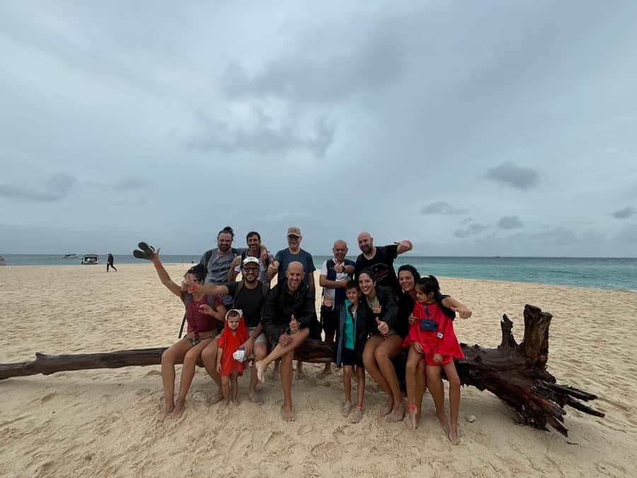 From Phi Phi : One Day Trip by speedboat with Lunch - Who should book this Phi Phi speedboat tour?