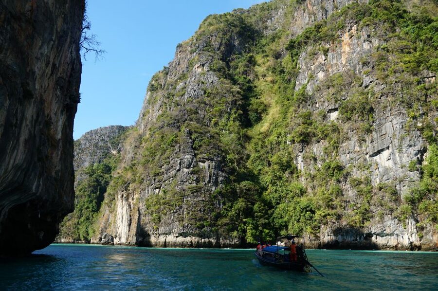 From Phuket: Phi Phi Islands Speedboat Trip & Lunch - Comfort, Safety, and Who Should Skip It