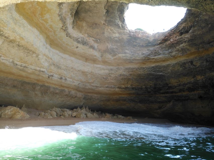 From Portimão: Benagil Caves Guided Speedboat Tour - What the 105-minute schedule feels like