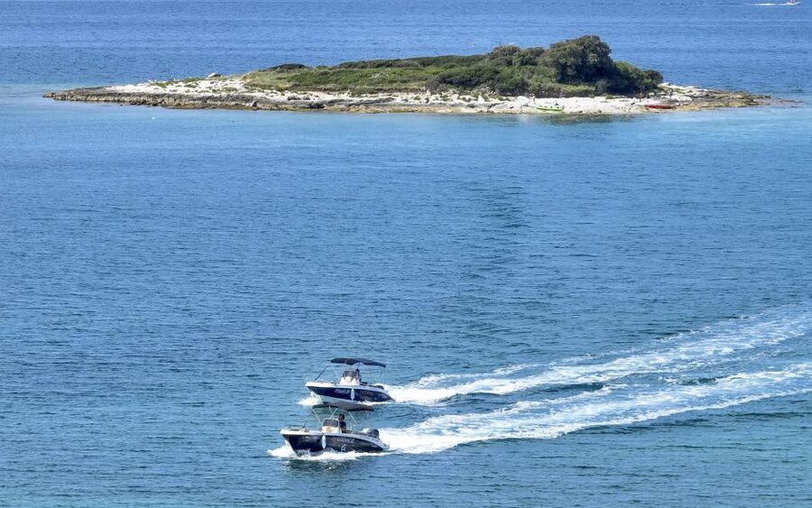 From Rovinj: Sea Caves & Sandy Levan Island Speedboat Tour - What the $777 price really buys you