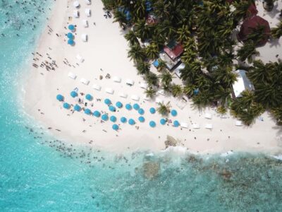 From San Andrés: Speedboat Tour to Johnny Cay Island