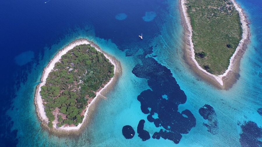From Split: Blue Lagoon and Trogir Half-Day Speedboat Tour - Okrug Gornji and the Borkko beach stop