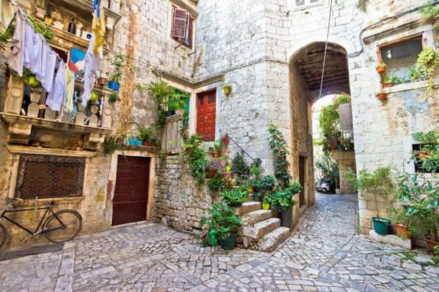 From Split: Blue Lagoon, Šolta, and Trogir Speedboat Tour - Three Dalmatian stops in 270 minutes