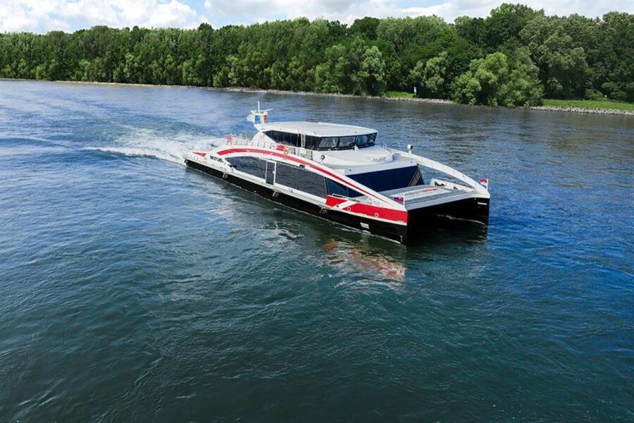 From Vienna: Guided Tour to Bratislava with Speed Boat Ride - The morning coach crossing from Vienna