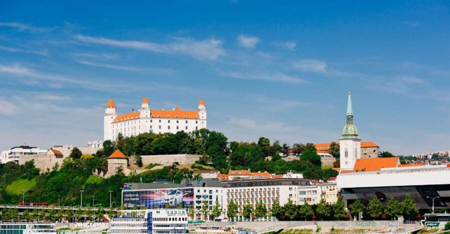 From Vienna: Guided Tour to Bratislava with Speed Boat Ride - Six hours to eat, browse, and make your own plan