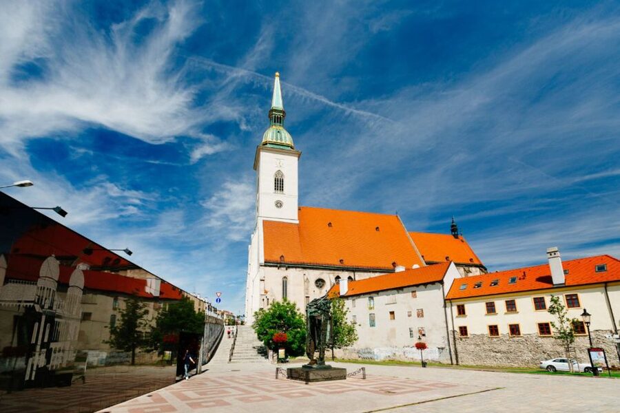 From Vienna: Guided Tour to Bratislava with Speed Boat Ride - Should you book this Bratislava trip?