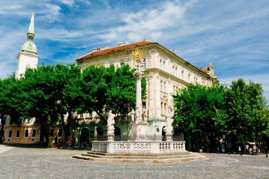 From Vienna: Guided Tour to Bratislava with Speed Boat Ride - Bratislava’s old town in a two-hour introduction