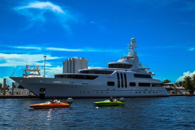 Ft. Lauderdale Mini Powerboat Rental. Canal, Yacht, Mansion Tour - What happens at Las Olas Paddle Boards