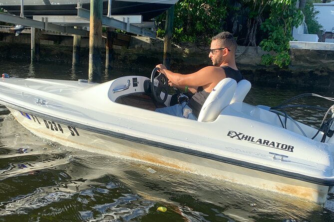 Ft. Lauderdale Mini Powerboat Rental. Canal, Yacht, Mansion Tour - Who will enjoy this most