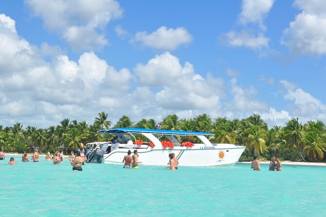 Full Day Tour to Saona Island by Catamaran and Speedboat - Buffet lunch and open-bar value