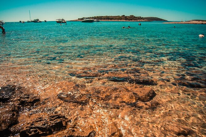 Fully customized private boat trip from Trogir and Split - Solta Island for a quieter two-hour pause
