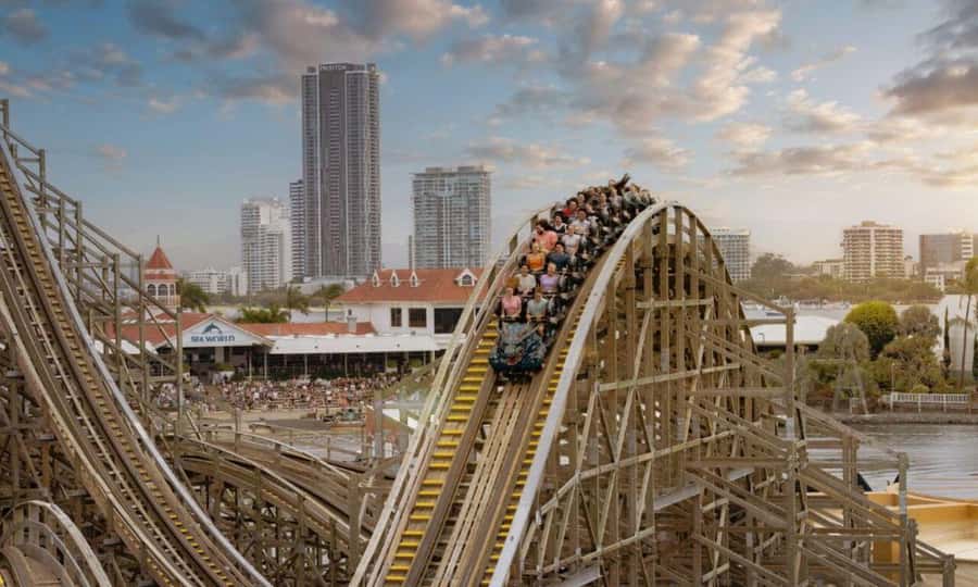 Gold Coast: Jet Boat Ride & Sea World Entry Ticket - Moving from boat thrills to Sea World