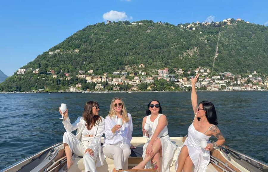 Grand Tour, on luxury speedboat at Lake Como - Starting in Como and settling into the lake
