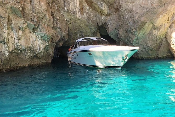 Half day around Capri by Itama 38 speedboat - A four-hour route around Capri