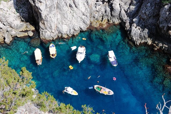 Half day around Capri by Itama 38 speedboat - Bagni di Tiberio and Capri’s Roman past