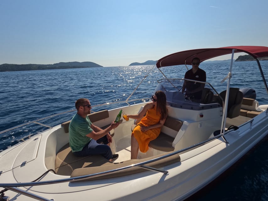 Half day speedboat tour - find caves and enjoy swimming - Sunj Beach gives the tour a sandy pause