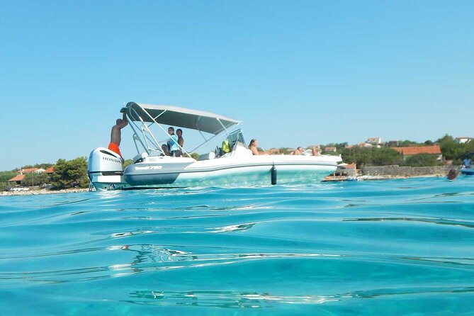 Half day speedboat tour to Solta island & Blue Lagoon from Trogir - Why the small speedboat matters