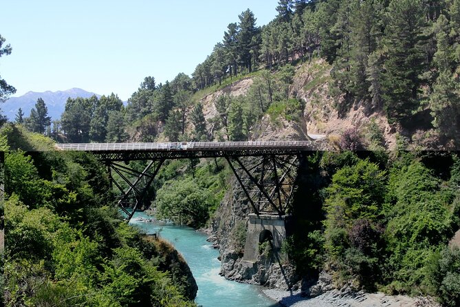 Hanmer Springs Thermal Pools and Jet Boat Day Trip from Christchurch - The guides and group feel