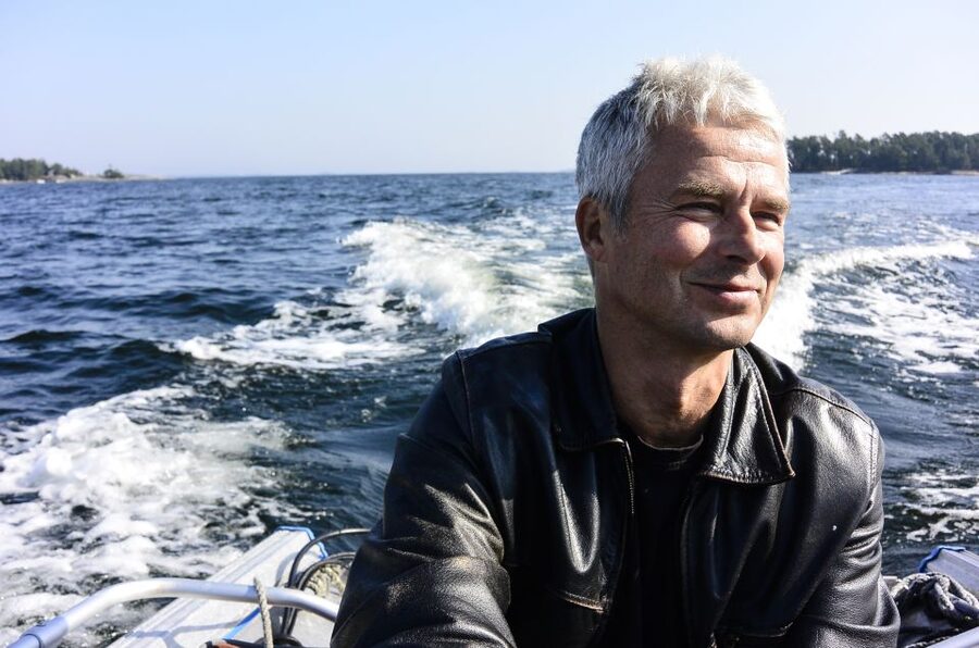 Helsinki: RIB Tour to Local's Cottage with BBQ and Sauna - Arriving at a family-owned island