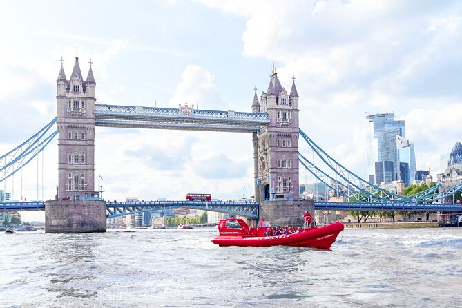 High-Speed Thames River Speedboat in London - What the guides add to the experience