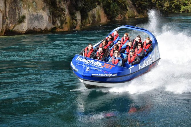 Hukafalls Jet Boat Ride in Taupo - Getting wet, and staying comfortable